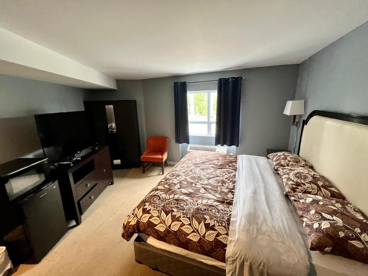 Hwy 17 Hotel Вава Экстерьер фото