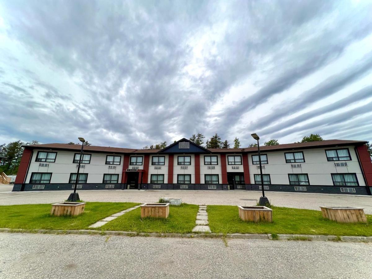 Hwy 17 Hotel Вава Экстерьер фото