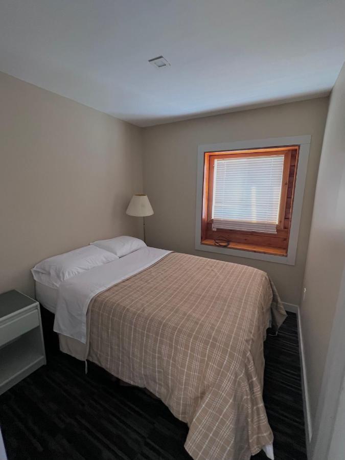 Hwy 17 Hotel Вава Экстерьер фото