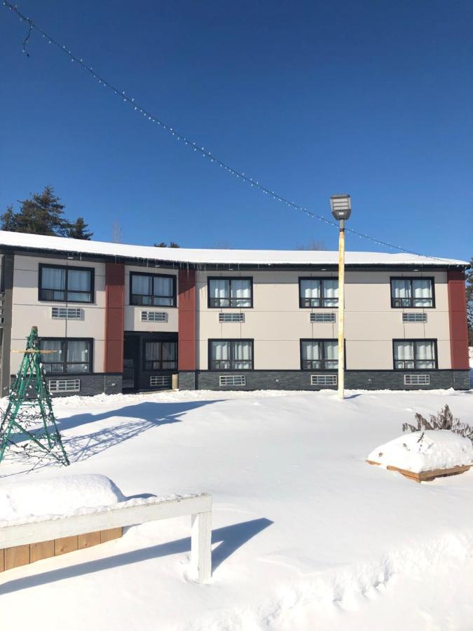 Hwy 17 Hotel Вава Экстерьер фото